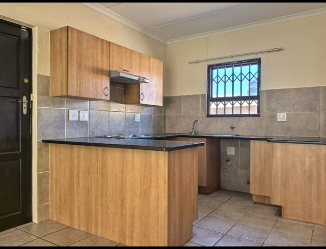 2 BEDROOM APARTMENT FOR SALE IN FRANKLIN ROOSEVELT PARK